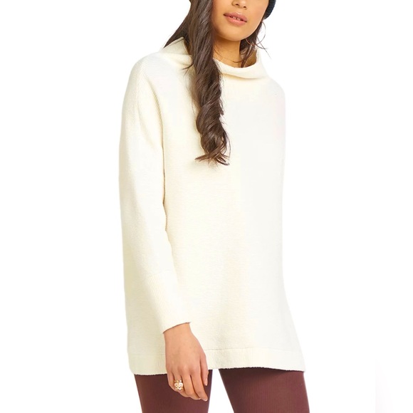 Black Tape_ Tops - NWT BLACK TAPE TUNIC SWEATER CREAM - S